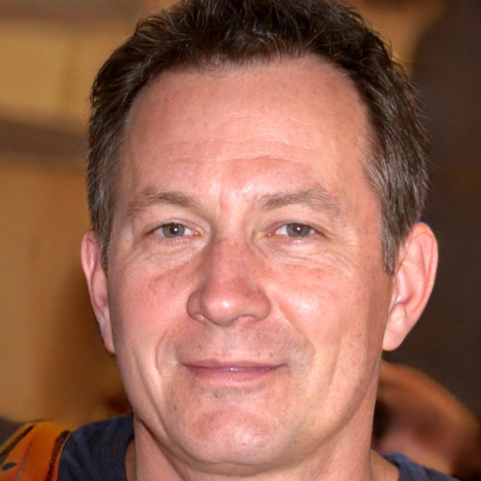 Porträt von Lennart Fichtner, Leiter Bildungsprogramme bei Zratech